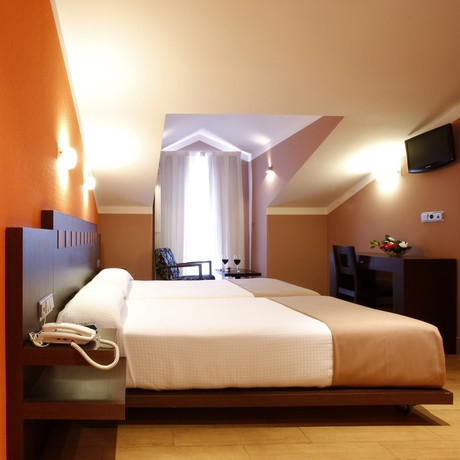 Imagen de la habitación del Hotel Blanco, Navia. Foto 6