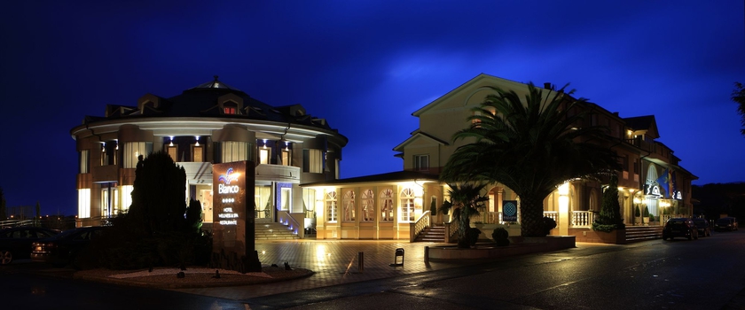 Imagen general del Hotel Blanco, Navia. Foto 1
