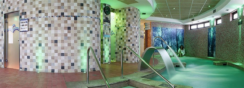 Imagen de la piscina del Hotel Blanco, Navia. Foto 13