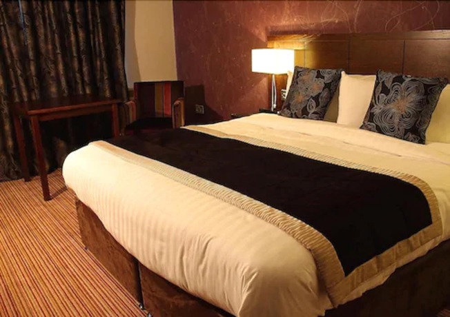 Imagen de la habitación del Hotel Blanco's Port Talbot. Foto 9