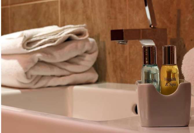 Imagen de la habitación del Hotel Blanco's Port Talbot. Foto 18