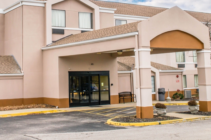 Imagen de los interiores del Hotel Blankenbaker Inn. Foto 12