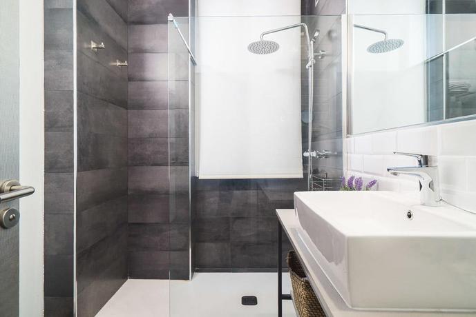 Imagen de la habitación del Hotel Blanq Carmen. Foto 3