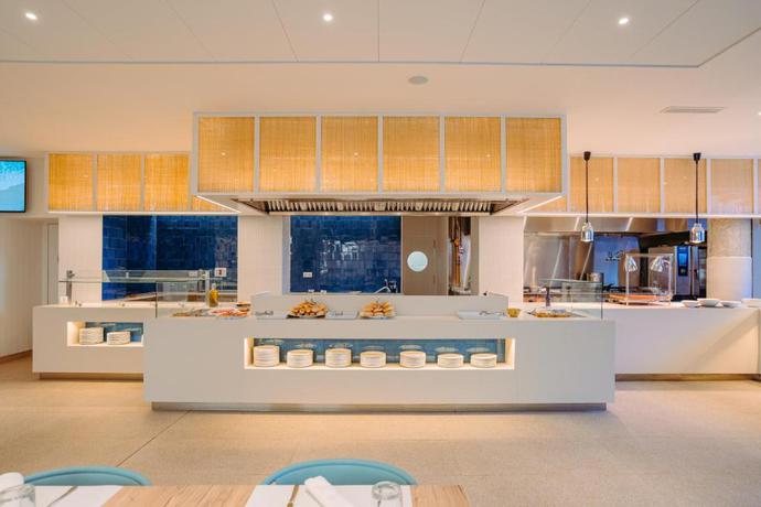 Imagen del bar/restaurante del Hotel Blaumar Salou. Foto 3