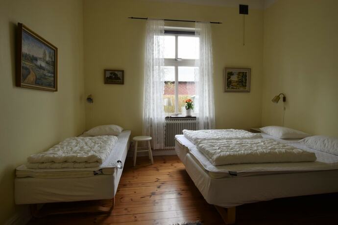 Imagen de la habitación del Hotel Bl&auml;singe G&aring;rd Kullabygden - Hostel. Foto 13