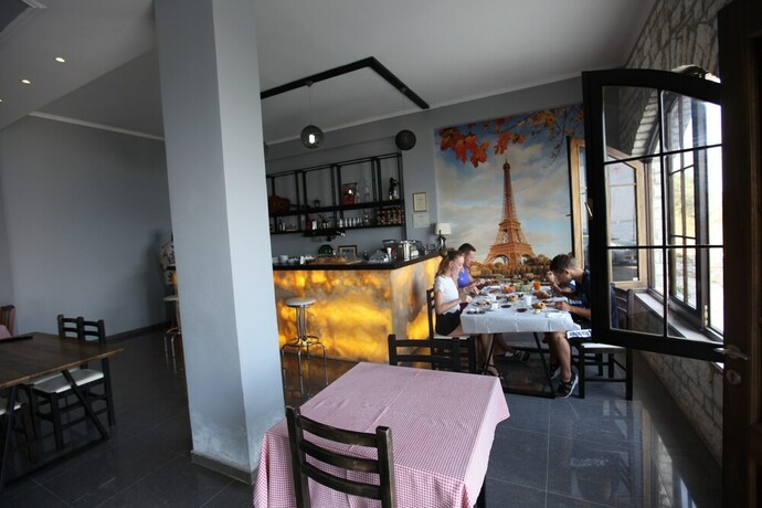 Imagen del bar/restaurante del Hotel Ble Ble Vlore. Foto 9