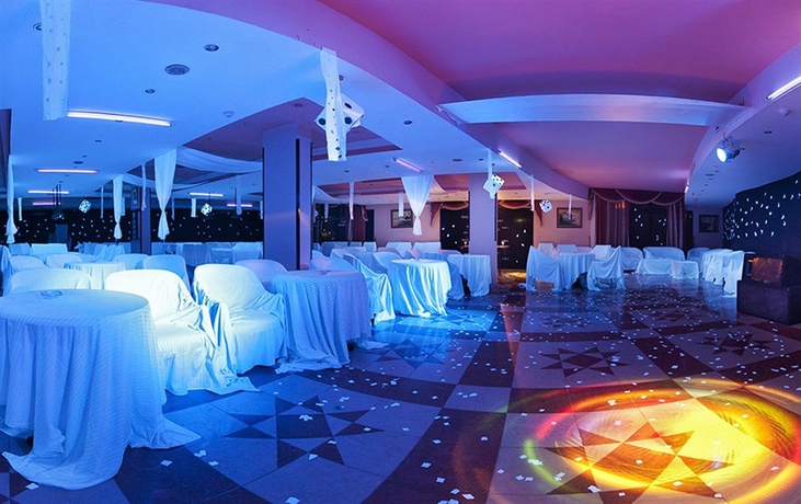 Imagen del bar/restaurante del Hotel Blend Club Aqua Resort. Foto 2