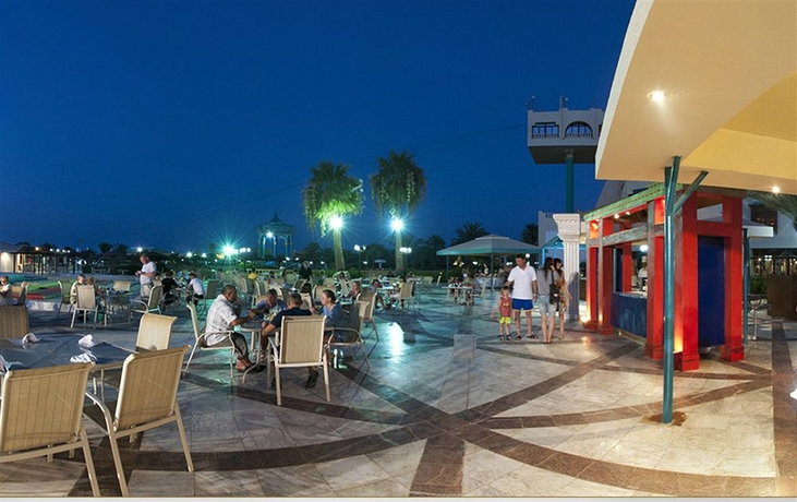 Imagen del bar/restaurante del Hotel Blend Club Aqua Resort. Foto 6