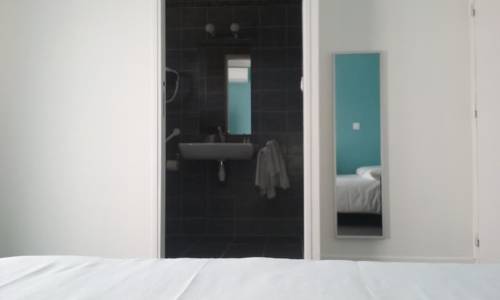 Imagen de la habitación del Hotel Bleu Azur. Foto 14