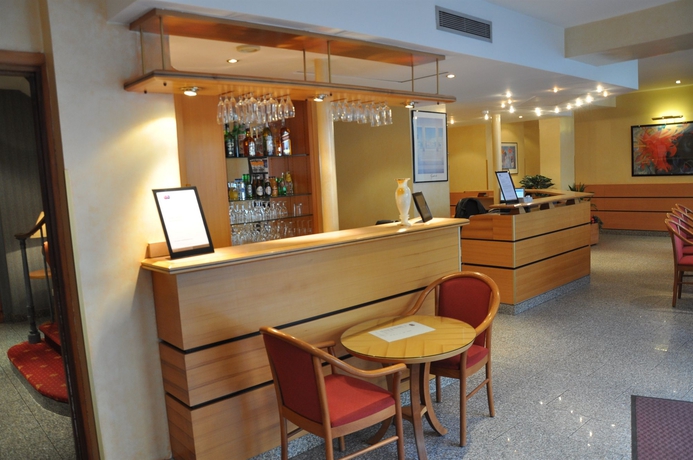 Imagen del bar/restaurante del Hotel Bleu De Grenelle. Foto 2