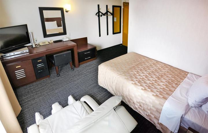 Imagen de la habitación del Hotel Blion Naha. Foto 14