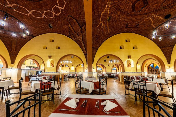 Imagen del bar/restaurante del Hotel Bliss Abo Nawas Resort - All Inclusive. Foto 5