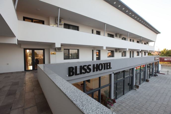 Imagen de los exteriores del Hotel Bliss Inn Tunari. Foto 14