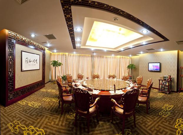 Imagen del bar/restaurante del Hotel Bliss International. Foto 4