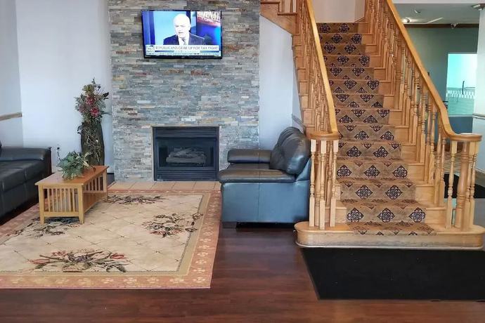 Imagen de los interiores del Hotel BlissPoint Inn and Suites. Foto 17