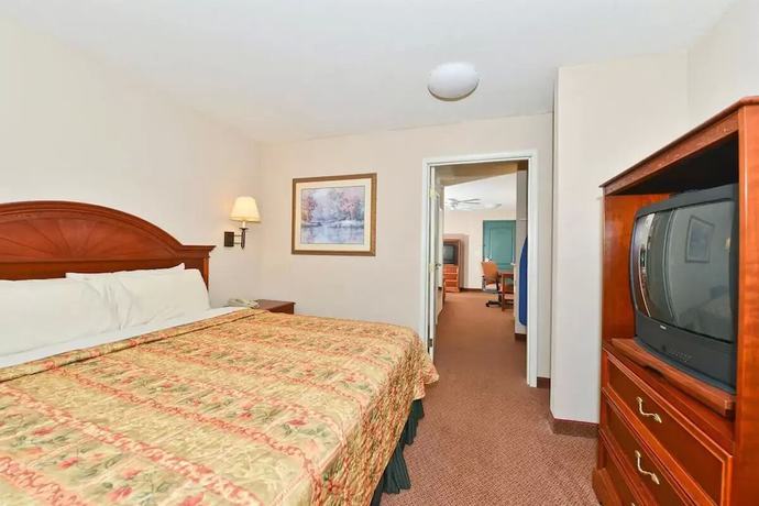 Imagen de la habitación del Hotel BlissPoint Inn and Suites. Foto 8