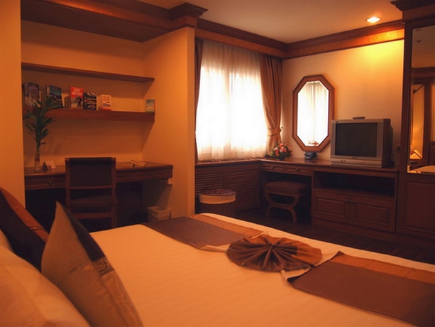 Imagen de la habitación del Hotel Bliston Suwan Park View. Foto 2