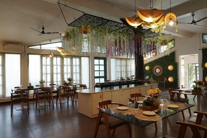 Imagen del bar/restaurante del Hotel Blizzs And Resorts. Foto 18