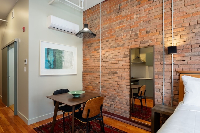 Imagen de la habitación del Hotel Block House. Foto 16