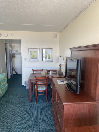 Imagen de la habitación del Hotel Blockade Runner Motor Inn. Foto 5