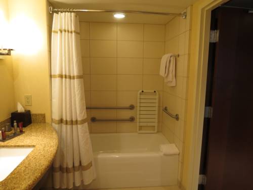 Imagen de la habitación del Hotel Bloomington-Normal Marriott Hotel and Conference Center. Foto 6