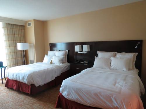 Imagen de la habitación del Hotel Bloomington-Normal Marriott Hotel and Conference Center. Foto 14