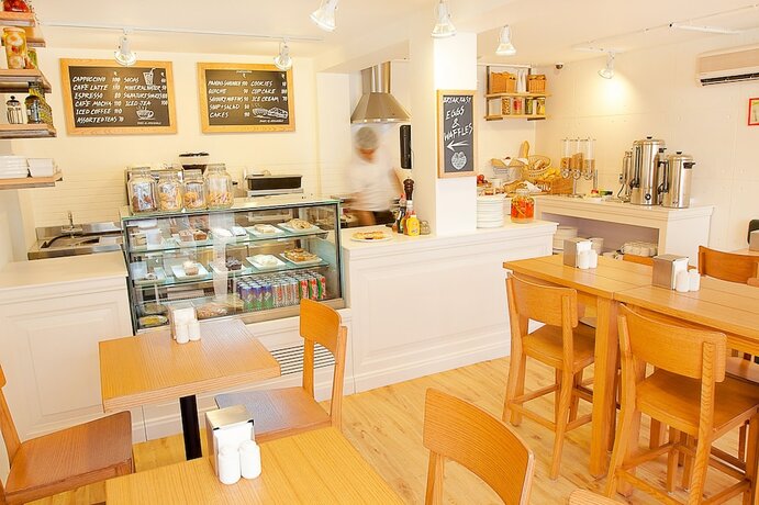 Imagen del bar/restaurante del Hotel Bloomrooms @ Link Road. Foto 15