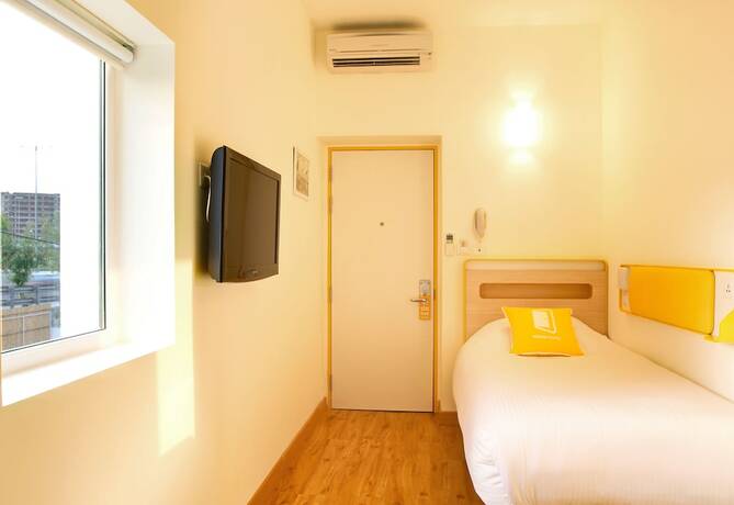 Imagen general del Hotel Bloomrooms @ Link Road. Foto 2