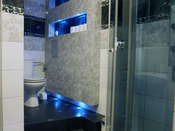 Imagen de la habitación del Hotel Blooms Inn and Apartments. Foto 8