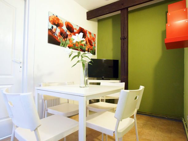 Imagen de la habitación del Hotel Blooms Inn and Apartments. Foto 11