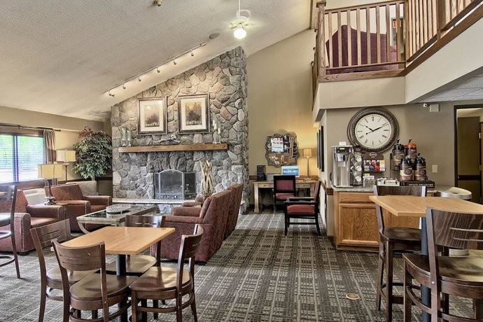 Imagen de los interiores del Hotel Blossom And Suites Traverse City. Foto 17