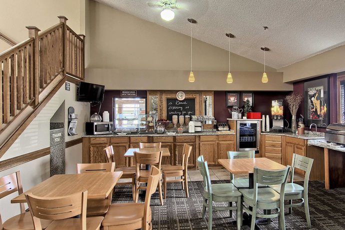 Imagen de los interiores del Hotel Blossom And Suites Traverse City. Foto 19