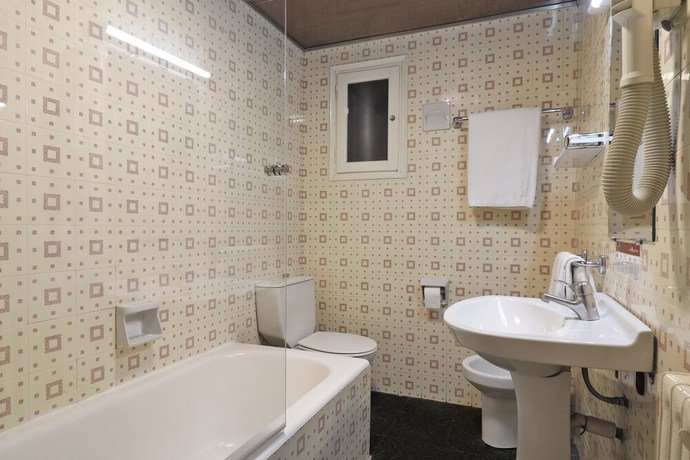 Imagen de la habitación del Hotel Blu Aran. Foto 4