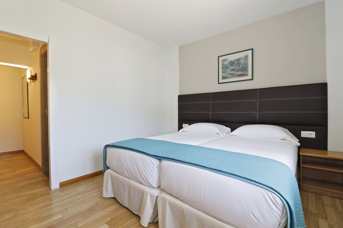 Imagen de la habitación del Hotel Blu Aran. Foto 10