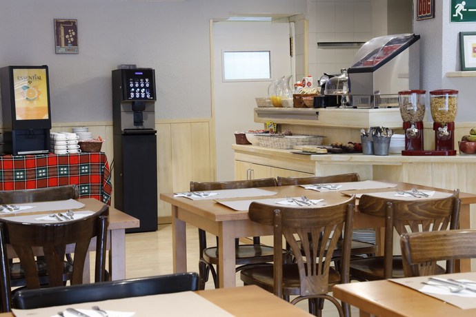 Imagen del bar/restaurante del Hotel Blu Aran. Foto 2