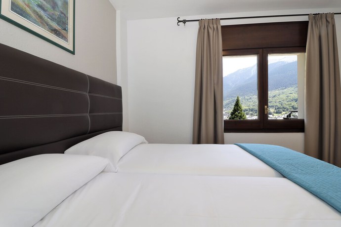 Imagen de la habitación del Hotel Blu Aran. Foto 15