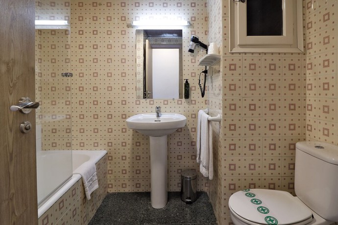 Imagen de la habitación del Hotel Blu Aran. Foto 16