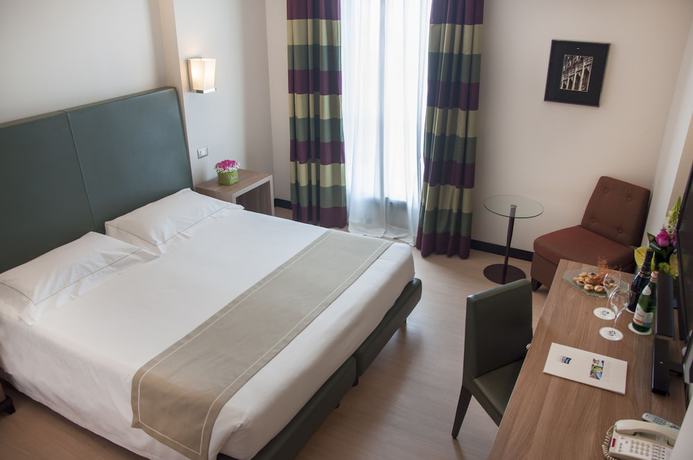 Imagen de la habitación del Hotel Blu Brixia. Foto 11