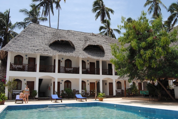 Imagen de la piscina del Hotel Blu Marlin Village. Foto 18