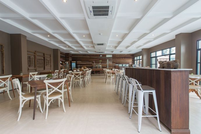 Imagen del bar/restaurante del Hotel Blu Monkey Brown House Udonthani. Foto 1