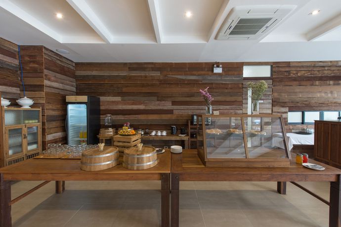 Imagen del bar/restaurante del Hotel Blu Monkey Brown House Udonthani. Foto 7