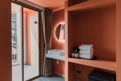 Imagen general del Hotel Blu Monkey Hub and Bangsaen. Foto 3