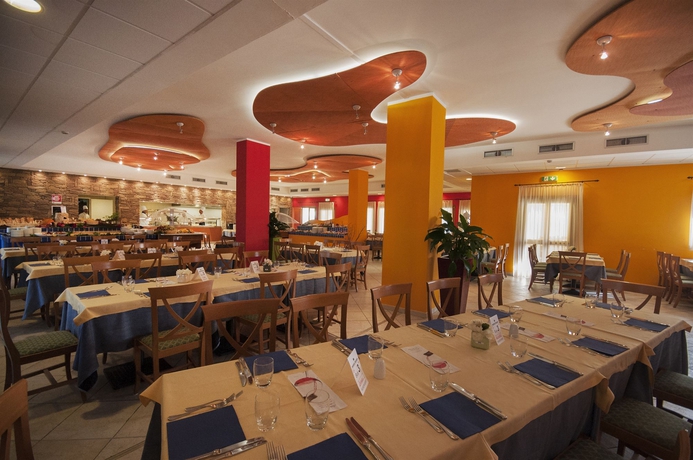 Imagen del bar/restaurante del Hotel Blu Morisco. Foto 5