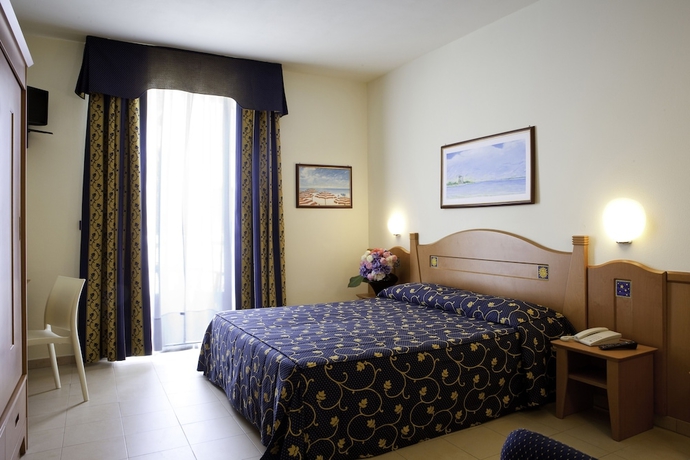 Imagen de la habitación del Hotel Blu Salento Village. Foto 8