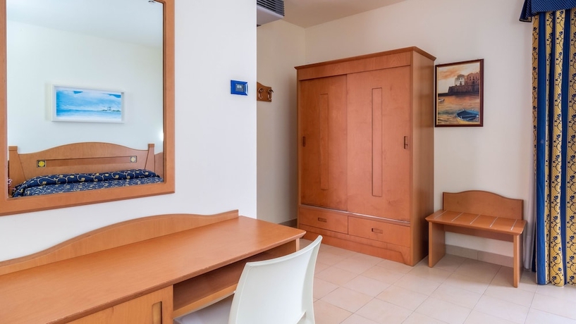 Imagen de la habitación del Hotel Blu Salento Village. Foto 14