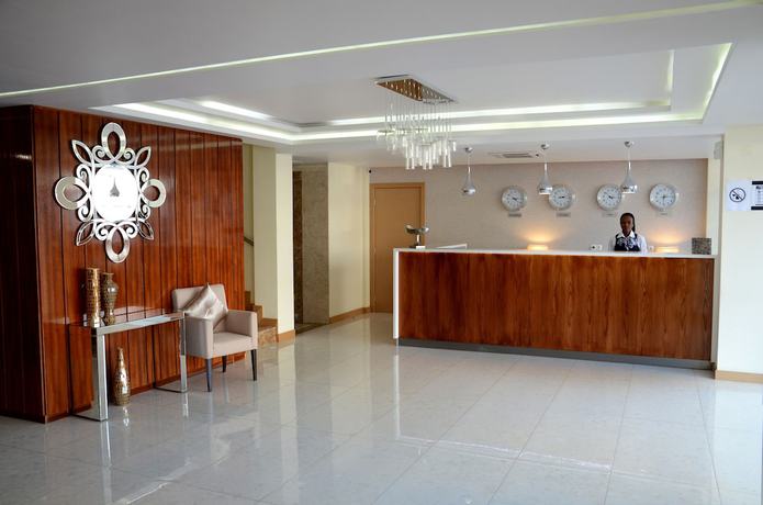 Imagen de los interiores del Hotel Blu Sky. Foto 20
