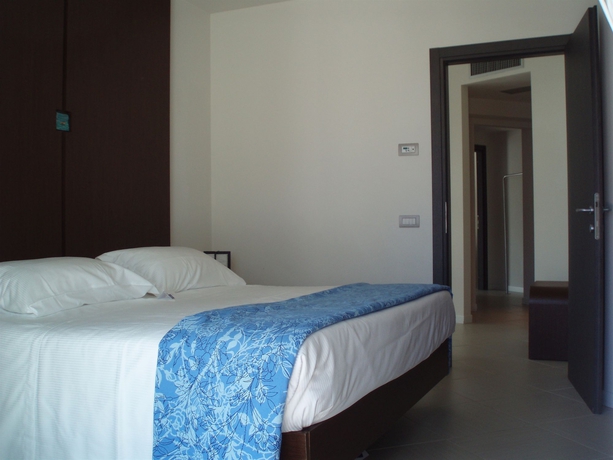 Imagen de la habitación del Hotel Blu Suite. Foto 6