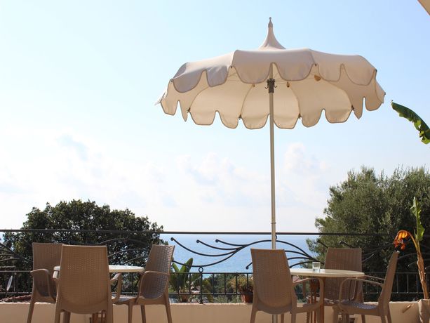 Imagen de los exteriores del Hotel Blu Tropical. Foto 11