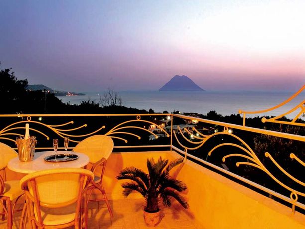 Imagen de los exteriores del Hotel Blu Tropical. Foto 12