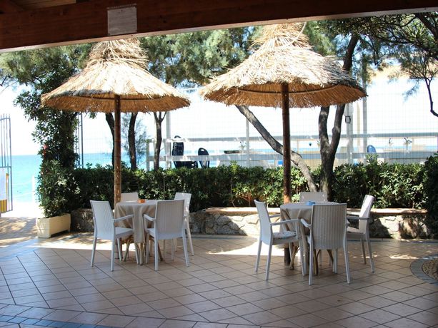 Imagen del bar/restaurante del Hotel Blu Tropical. Foto 7